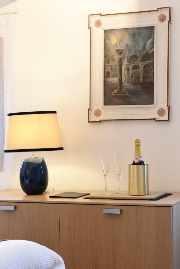 Sweet Apartment Frari Венеция Екстериор снимка